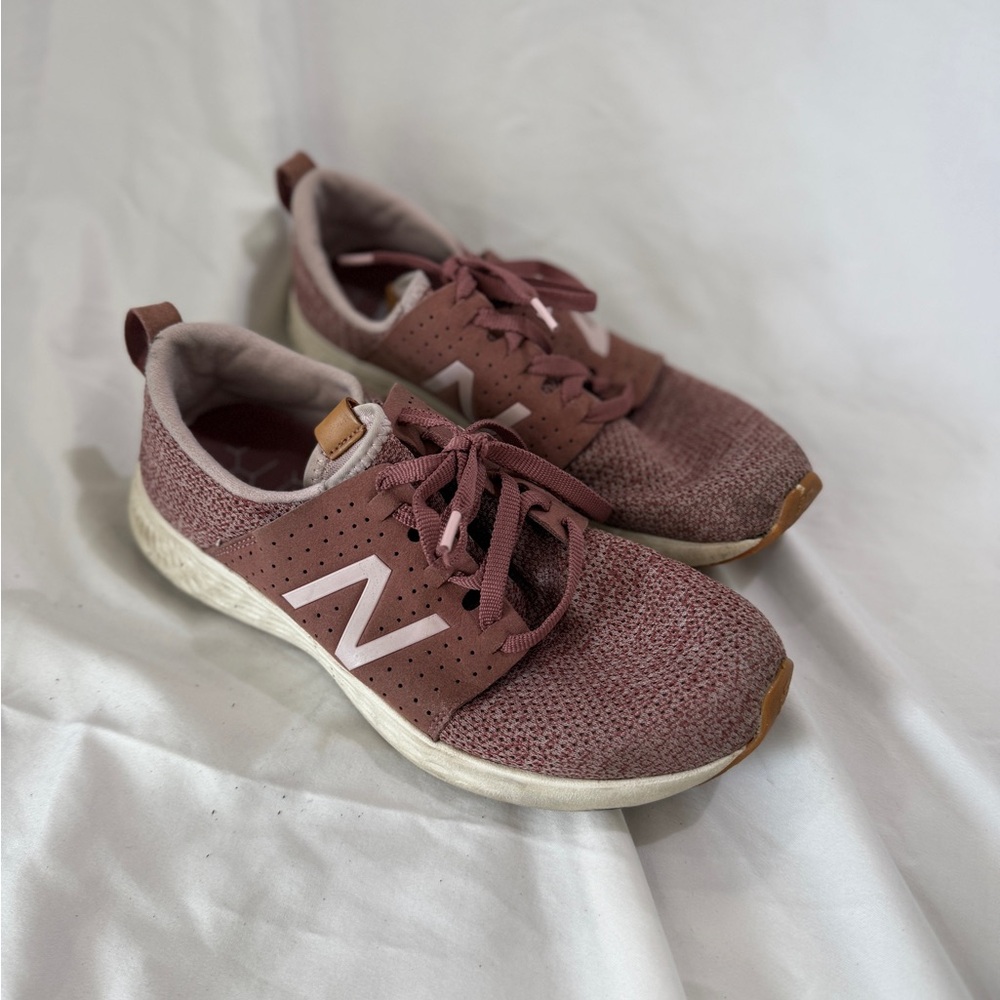 👟 New Balance Fresh Foam Sneakers – Women’s Size 8 – Mauve/Pink 👟
